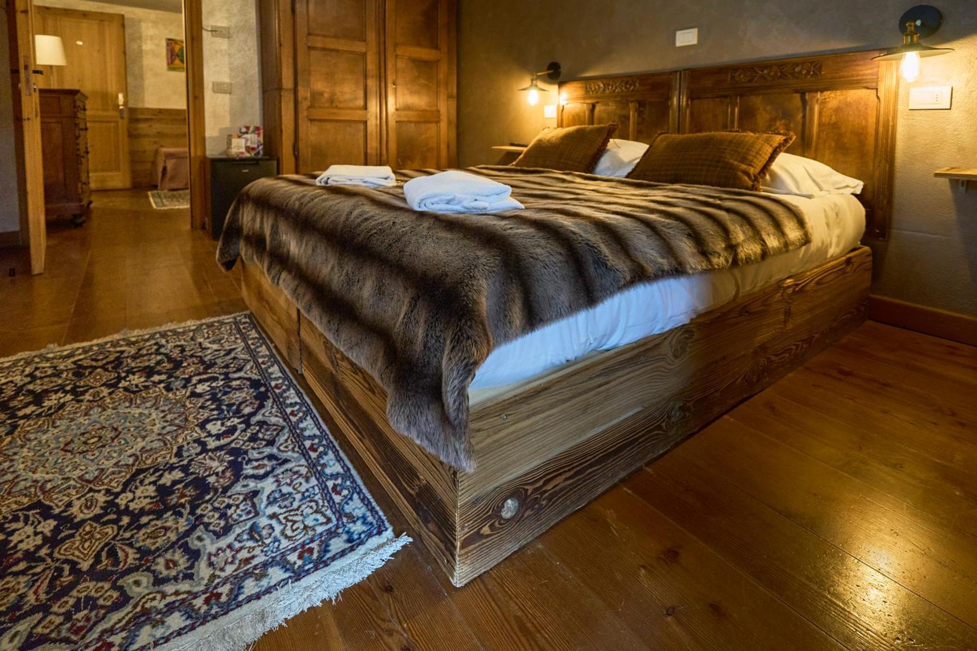 Art Hotel Grandes Murailles Вальтурнанш Экстерьер фото